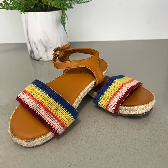 GAP SANDALS - Picture 3 of 8